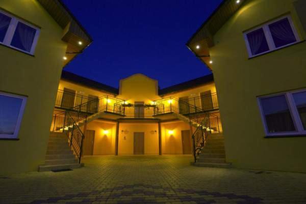 Diament Bed & Breakfast Rewal Exterior photo